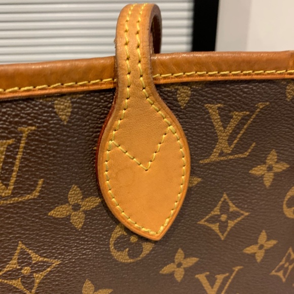 Louis Vuitton Monogram Neverfull MM - Picture 11 of 16